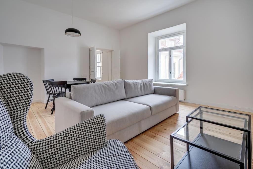 Spacious 2-Bedroom Flat In Old Town By Urban Rent VNO Extérieur photo