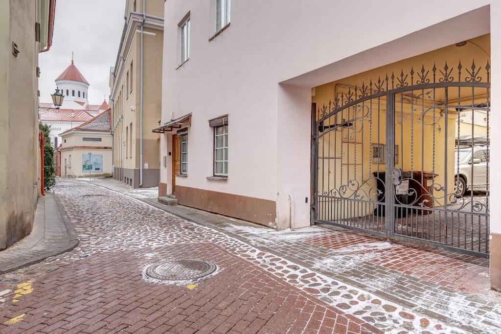 Spacious 2-Bedroom Flat In Old Town By Urban Rent VNO Extérieur photo